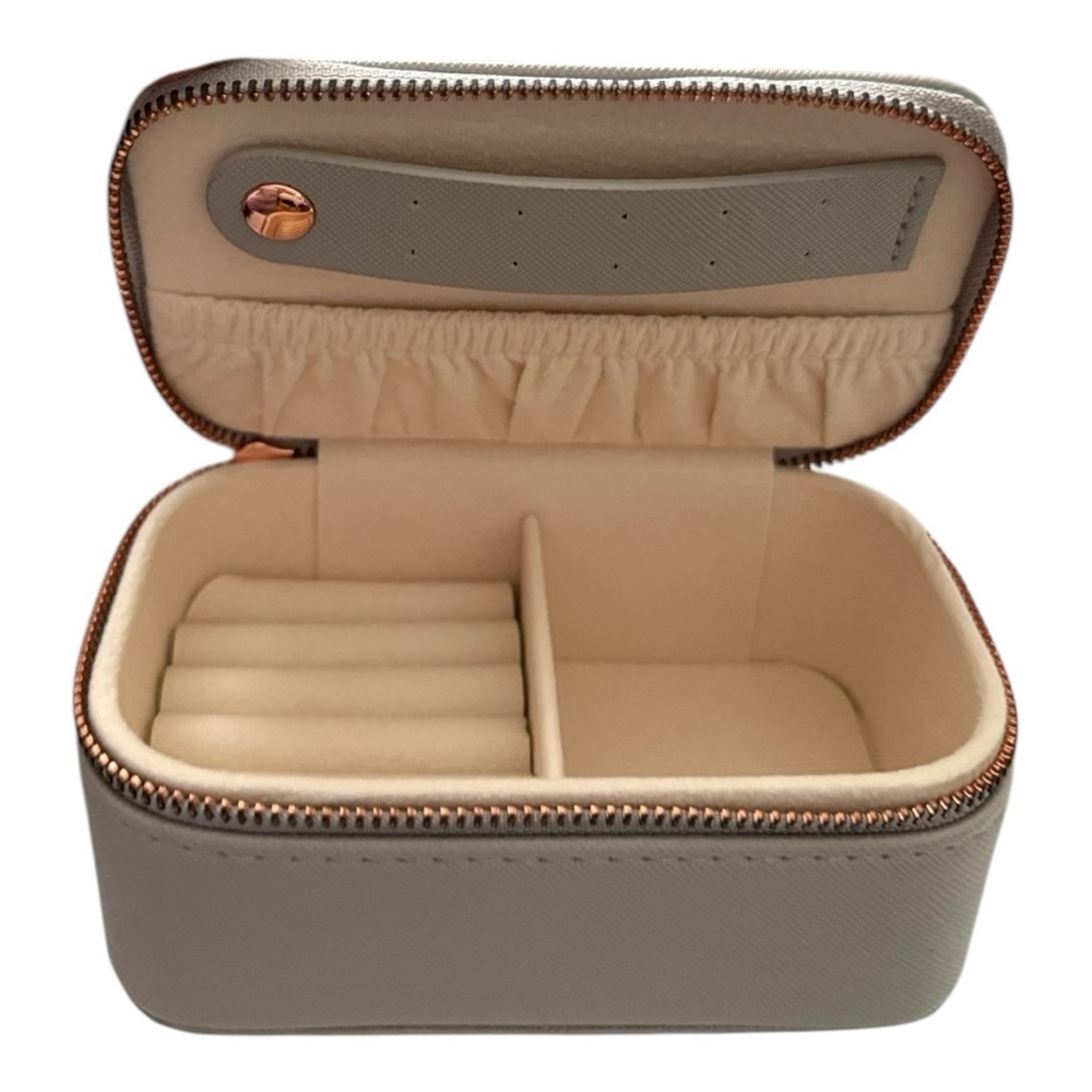 Cosmiya Gray Jewelry Case